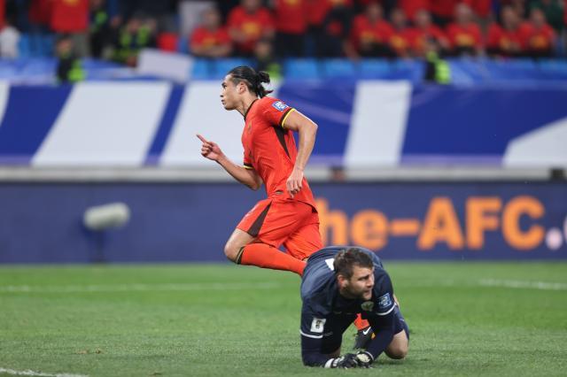 1729050382458014569.jpg (体育)(27)足球——世预赛:中国队对阵印度尼西亚队XxjpseC007302_20241015_PEPFN0A001.jpg